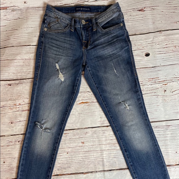Rock & Republic distressed skinny Jean size 4 - Picture 1 of 6